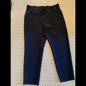 Lululemon Black 7/8 pant womens size 10